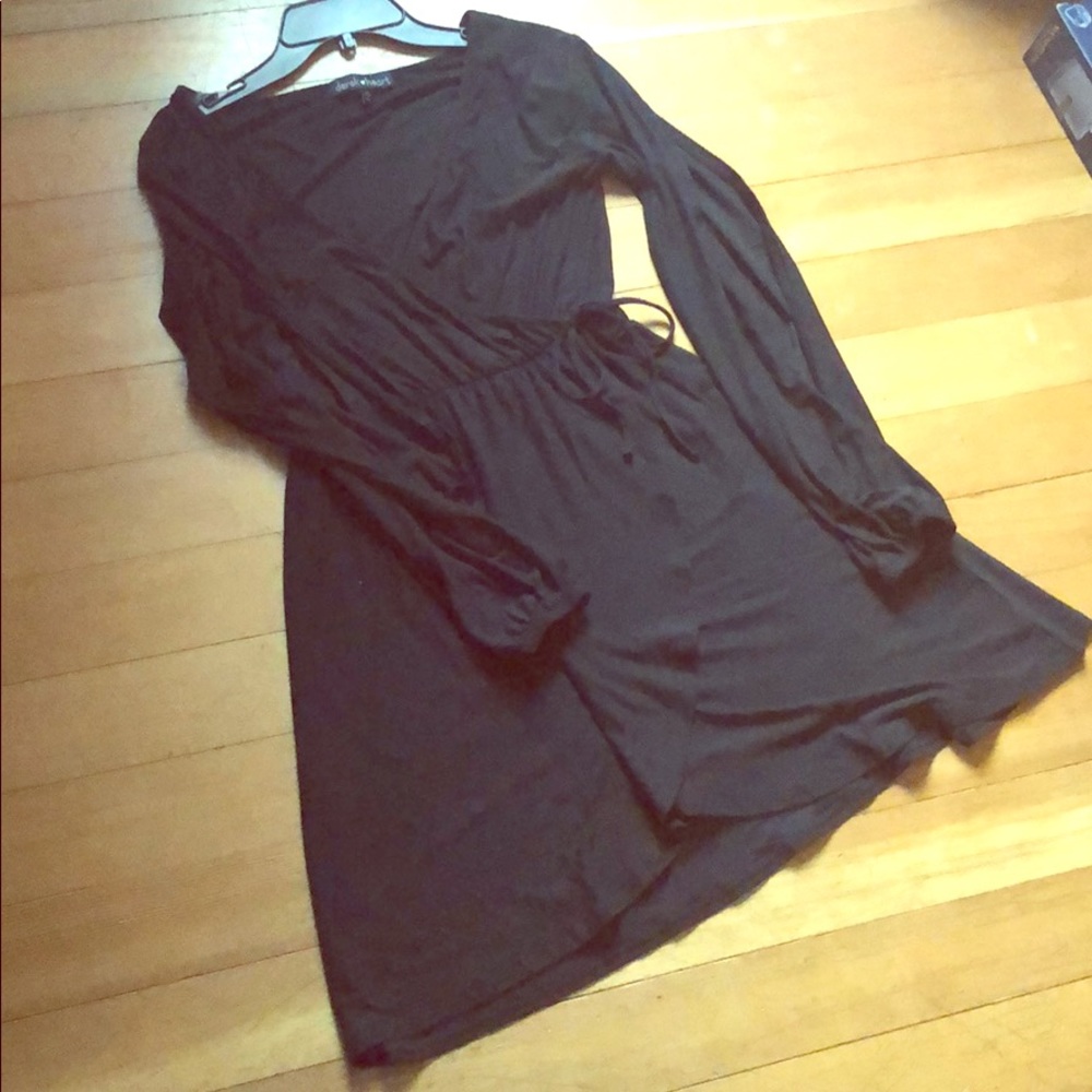 NWOT lg faux wrap dress with slit sleeves